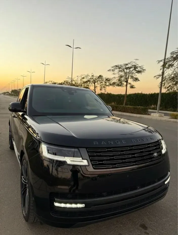 Rang rover vouge outobugraphy blackedetion 2025